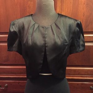 Cropped black jacket